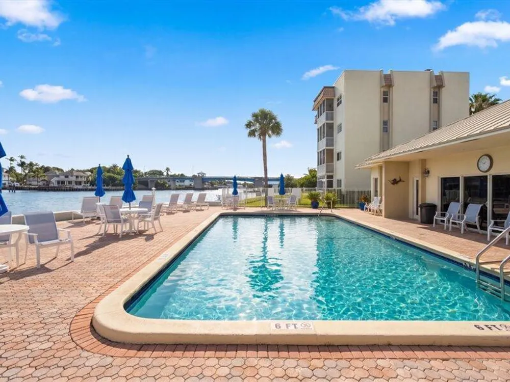 600 Snug Harbor Dr, Boynton Beach, FL 33435-6110