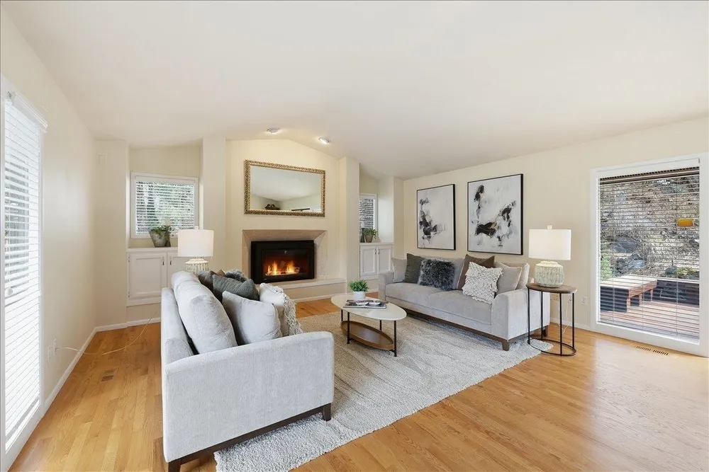1226 E Christmas Tree Ln, Spokane, WA 99203