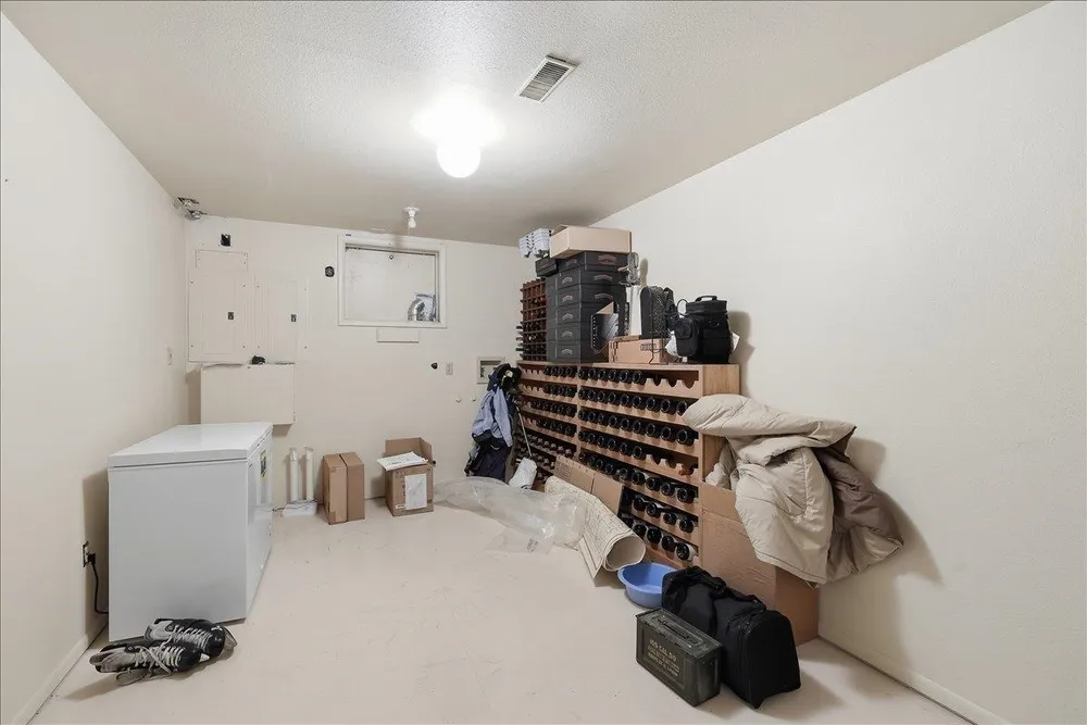 1226 E Christmas Tree Ln, Spokane, WA 99203