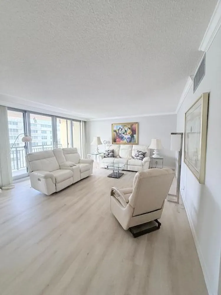 1180 S Ocean Blvd, Boca Raton, FL 33432