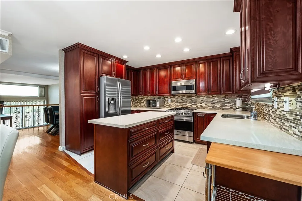 6201 Shoup Ave, Woodland Hills, CA 91367