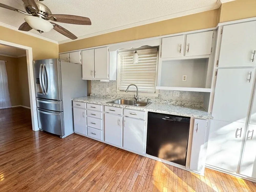 1103 Manly St, Dalton, GA 30720