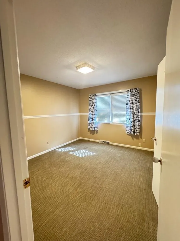 1103 Manly St, Dalton, GA 30720