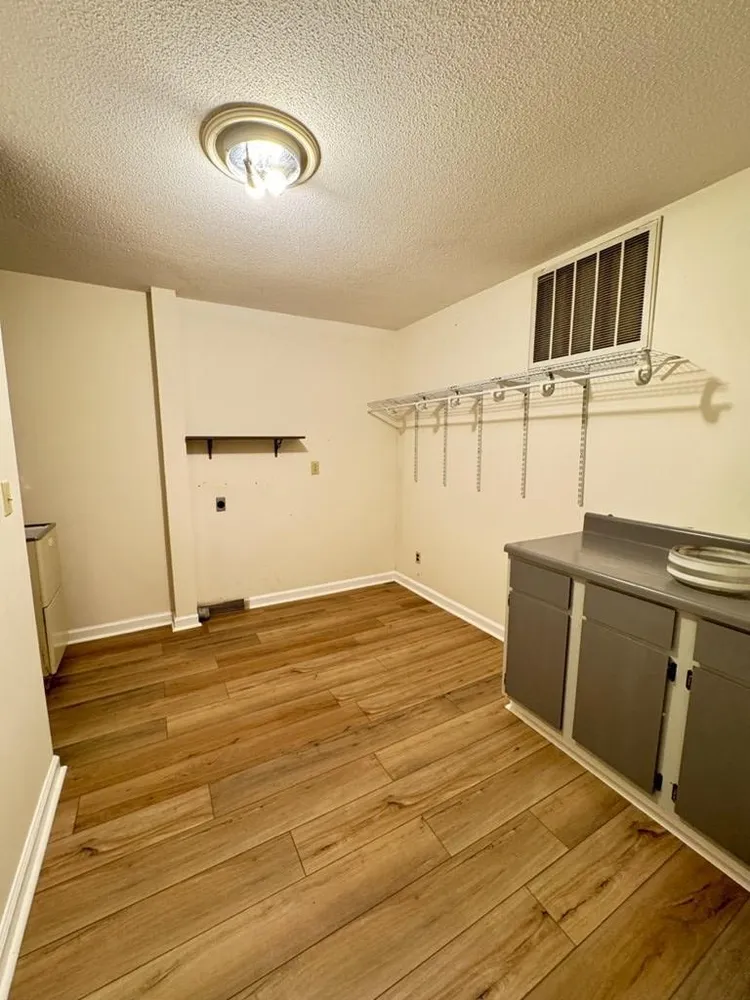 1103 Manly St, Dalton, GA 30720