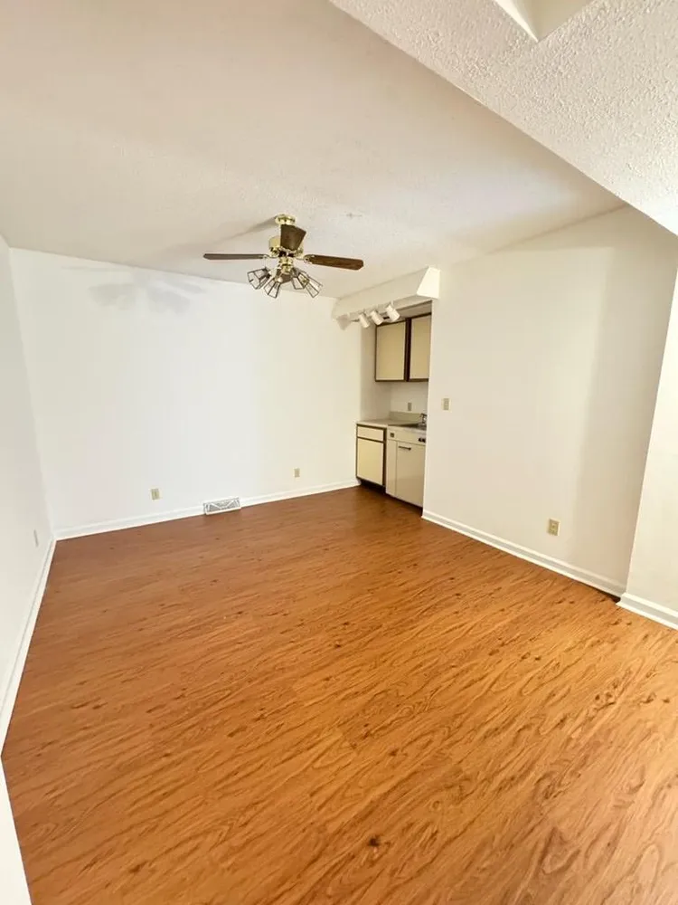 1103 Manly St, Dalton, GA 30720