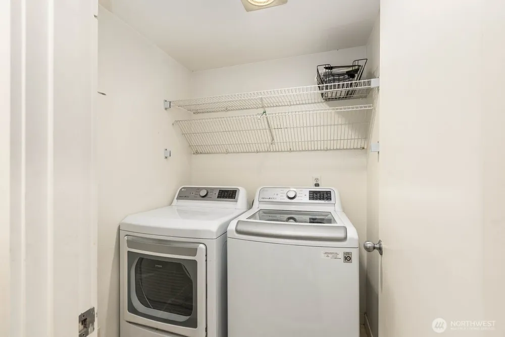 10237 SE 3rd St, Bellevue, WA 98004