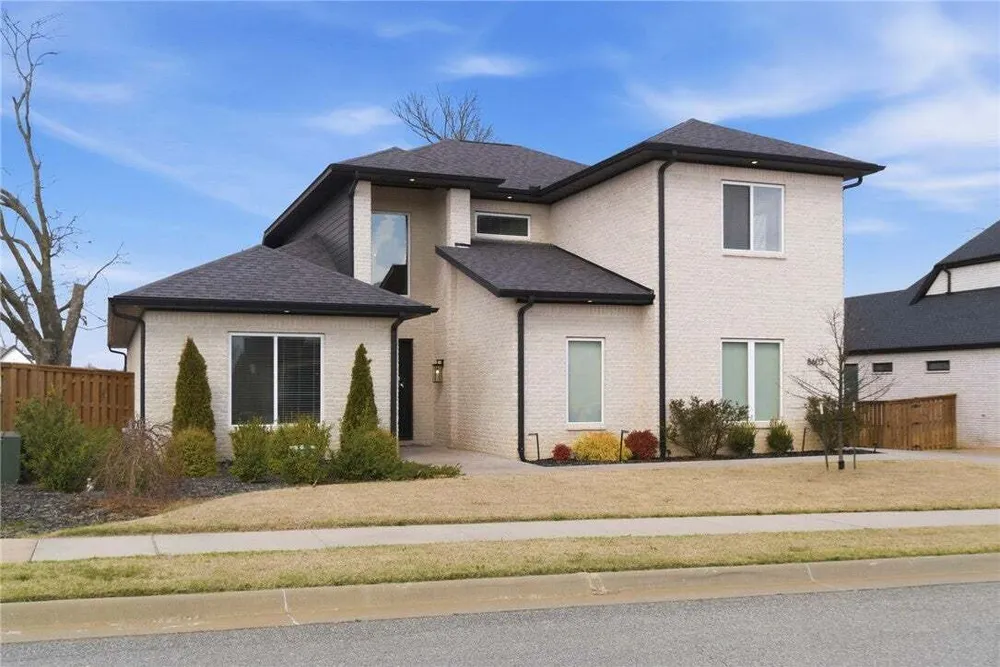 8605 W Migration Way, Bentonville, AR 72713