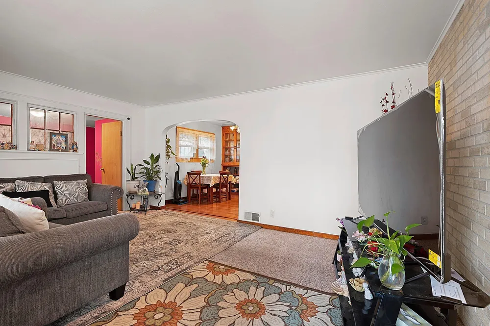 806 11th Ave, Green Bay, WI 54304