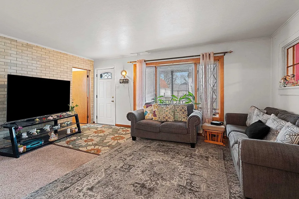 806 11th Ave, Green Bay, WI 54304
