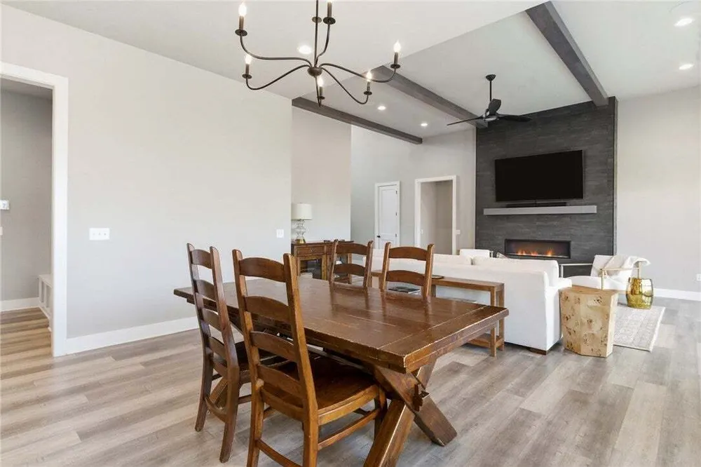 8605 W Migration Way, Bentonville, AR 72713