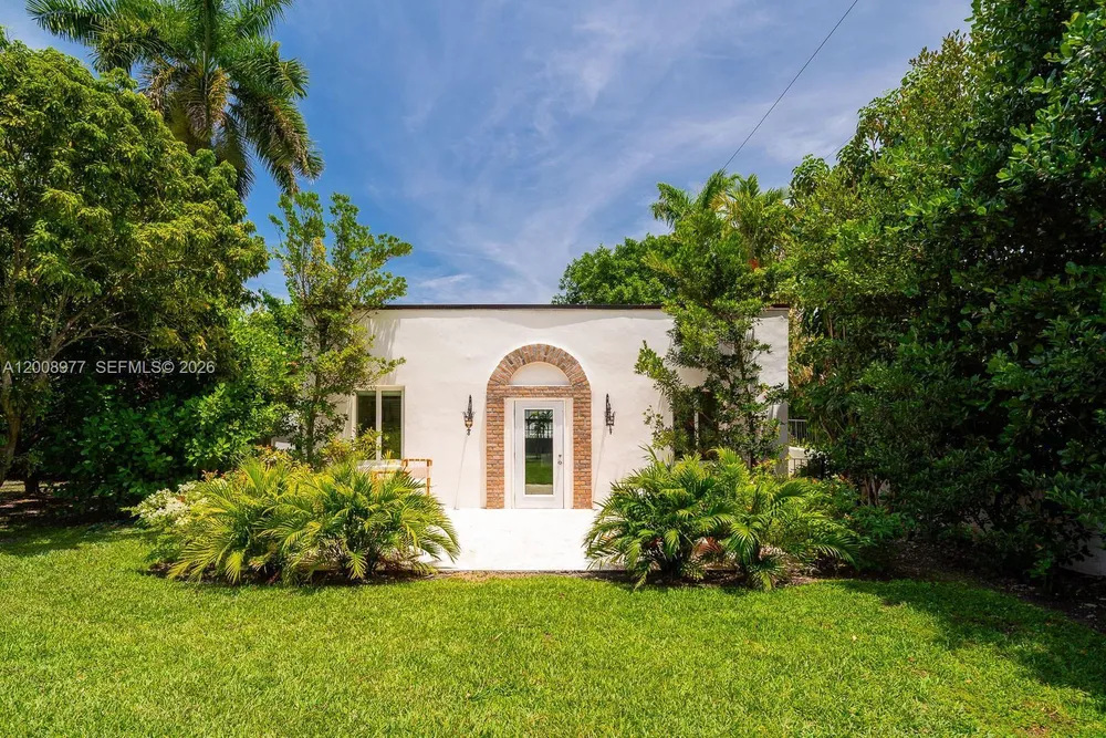 1228 Alhambra Cir, Coral Gables, FL 33134