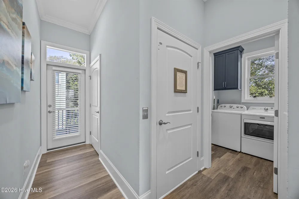 638 S 4th Ave, Kure Beach, NC 28449