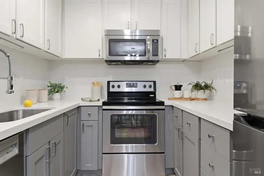 100 Marin Center Dr, San Rafael, CA 94903