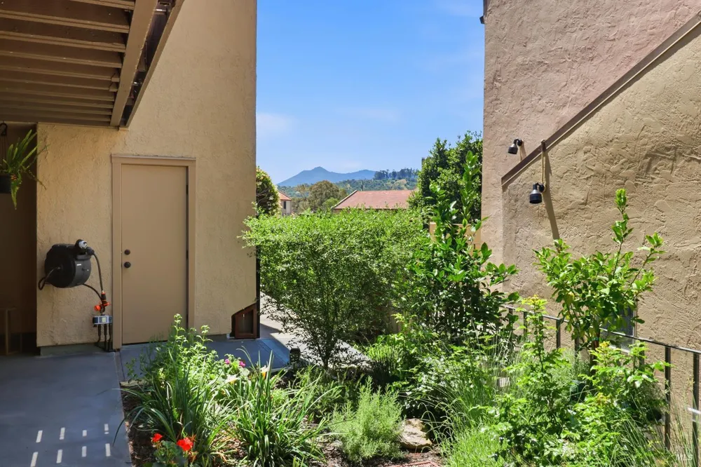 100 Marin Center Dr, San Rafael, CA 94903