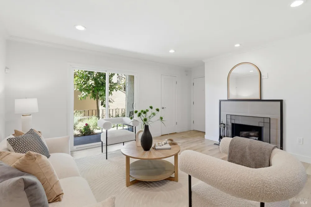 100 Marin Center Dr, San Rafael, CA 94903