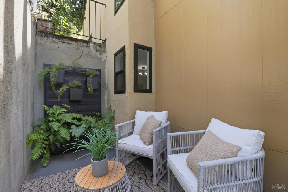 100 Marin Center Dr, San Rafael, CA 94903