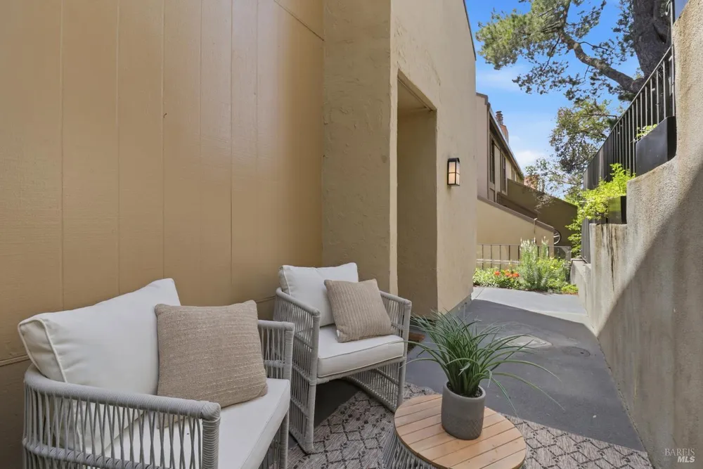 100 Marin Center Dr, San Rafael, CA 94903