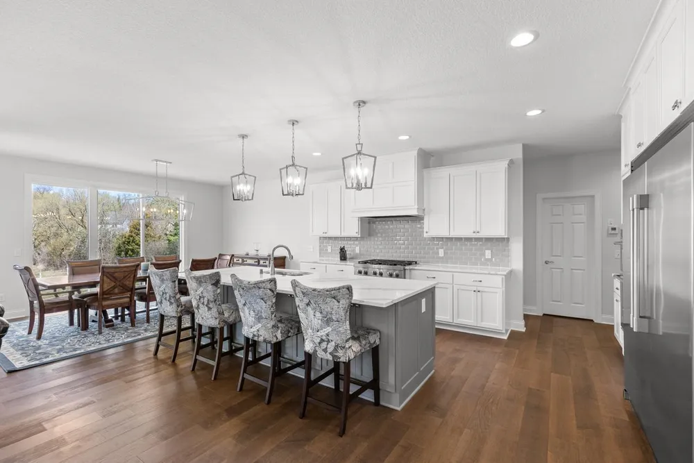 16860 Valley Rd, Eden Prairie, MN 55347-2833