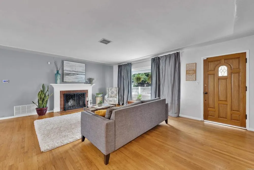 8150 Lincoln St, Lemon Grove, CA 91945