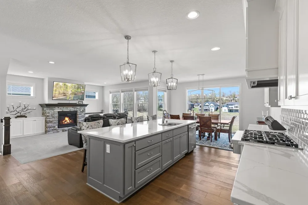 16860 Valley Rd, Eden Prairie, MN 55347-2833