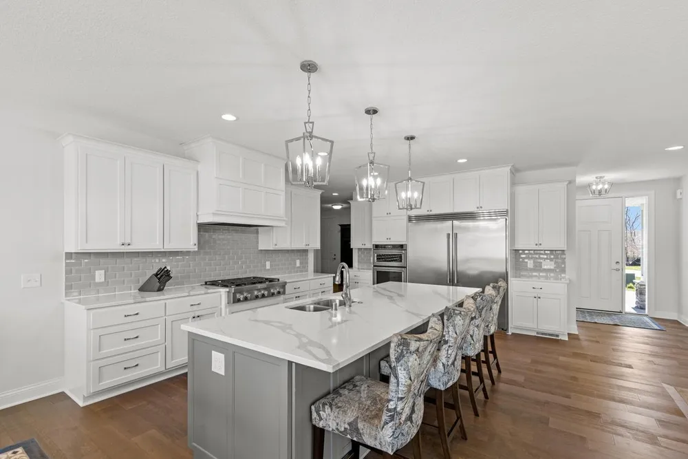 16860 Valley Rd, Eden Prairie, MN 55347-2833