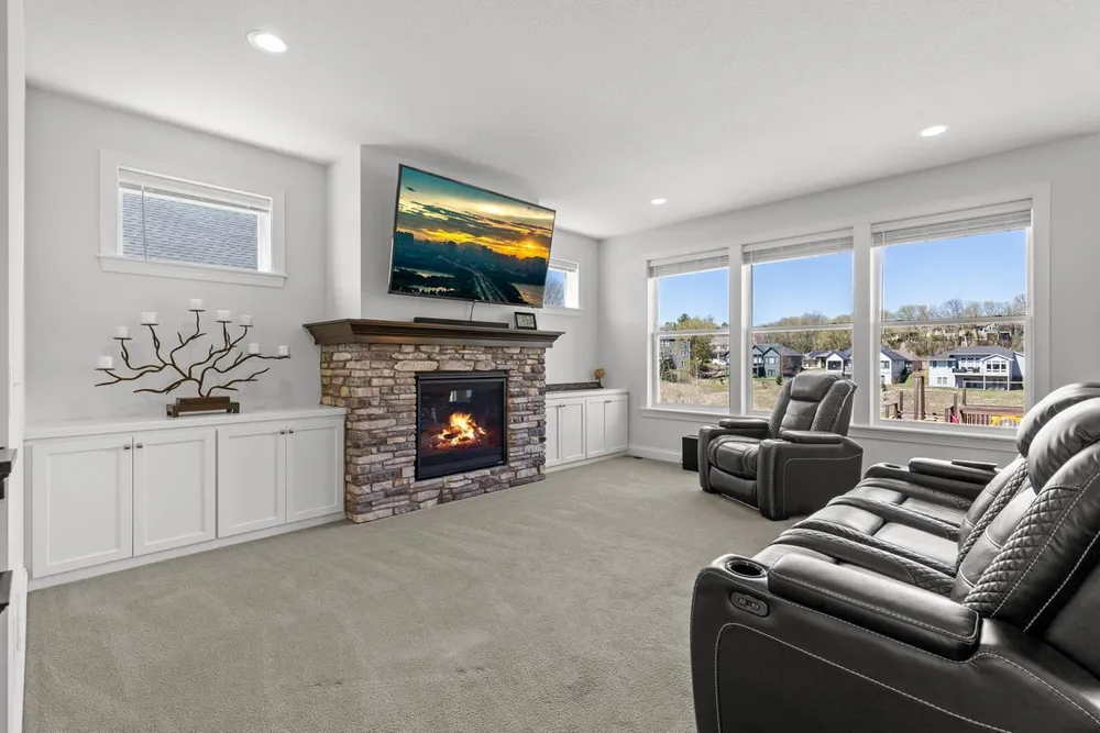 16860 Valley Rd, Eden Prairie, MN 55347-2833