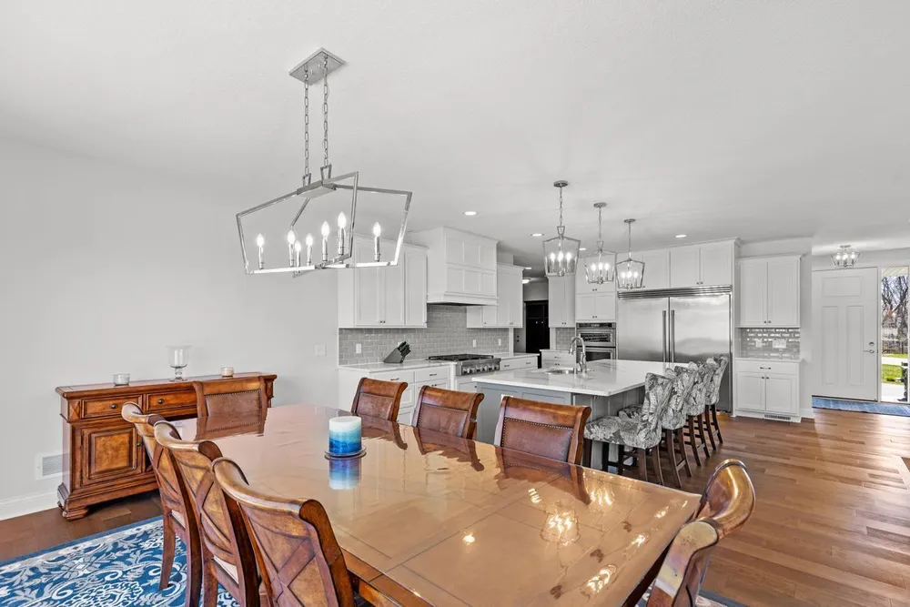 16860 Valley Rd, Eden Prairie, MN 55347-2833