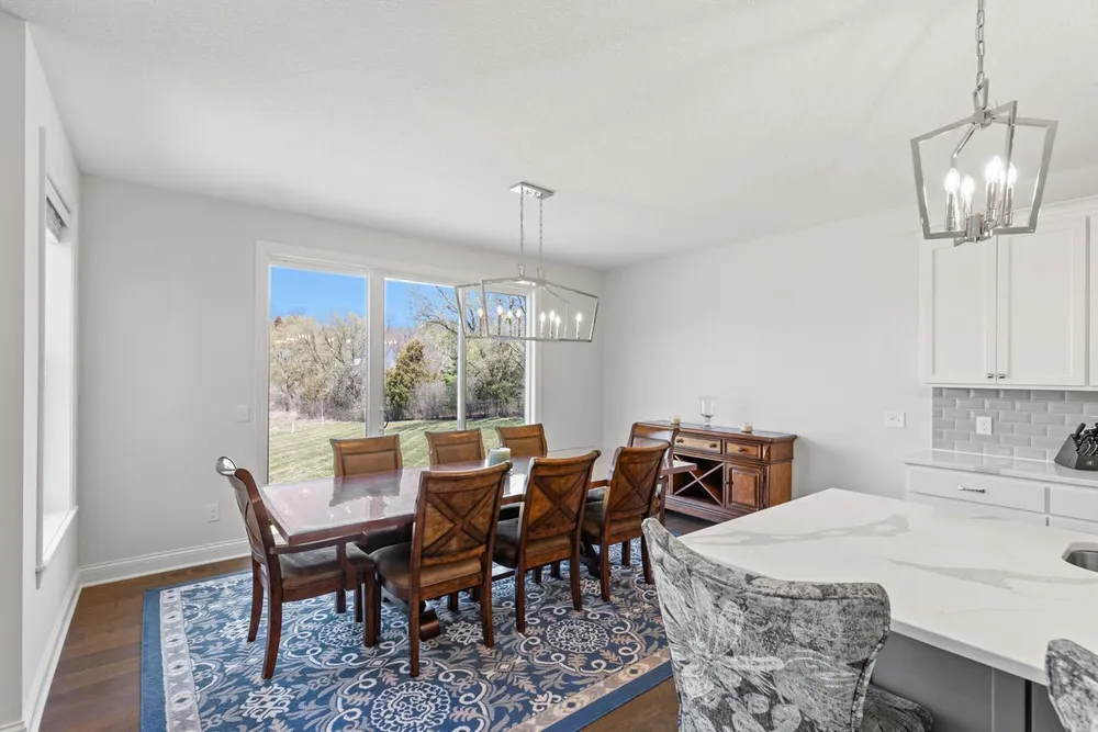 16860 Valley Rd, Eden Prairie, MN 55347-2833