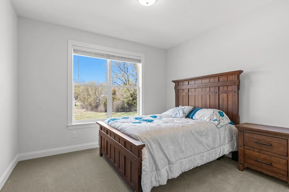 16860 Valley Rd, Eden Prairie, MN 55347-2833