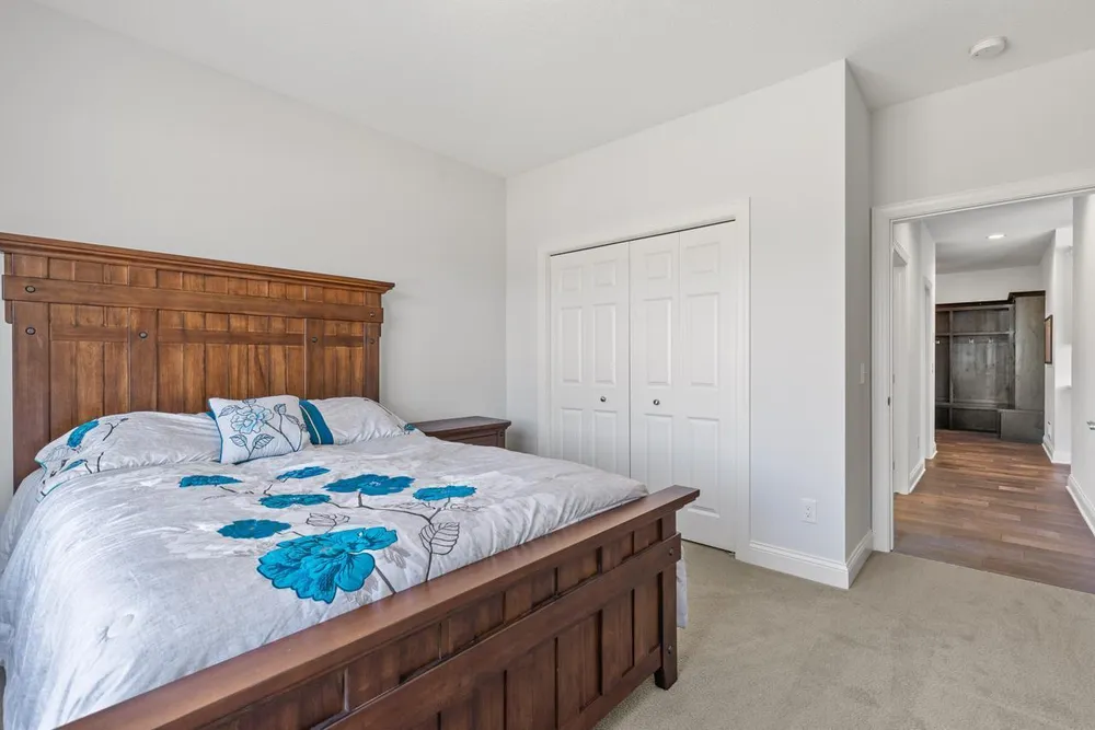 16860 Valley Rd, Eden Prairie, MN 55347-2833