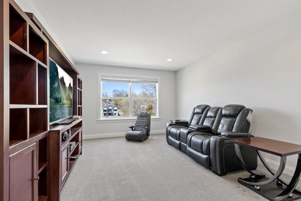 16860 Valley Rd, Eden Prairie, MN 55347-2833