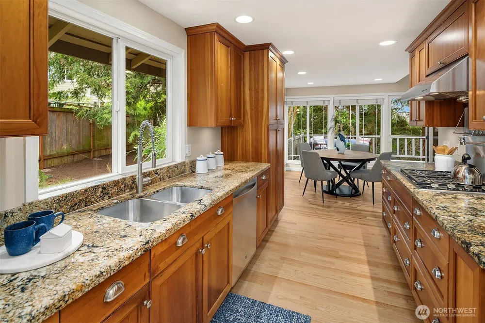 1516 184th Ave NE, Bellevue, WA 98008