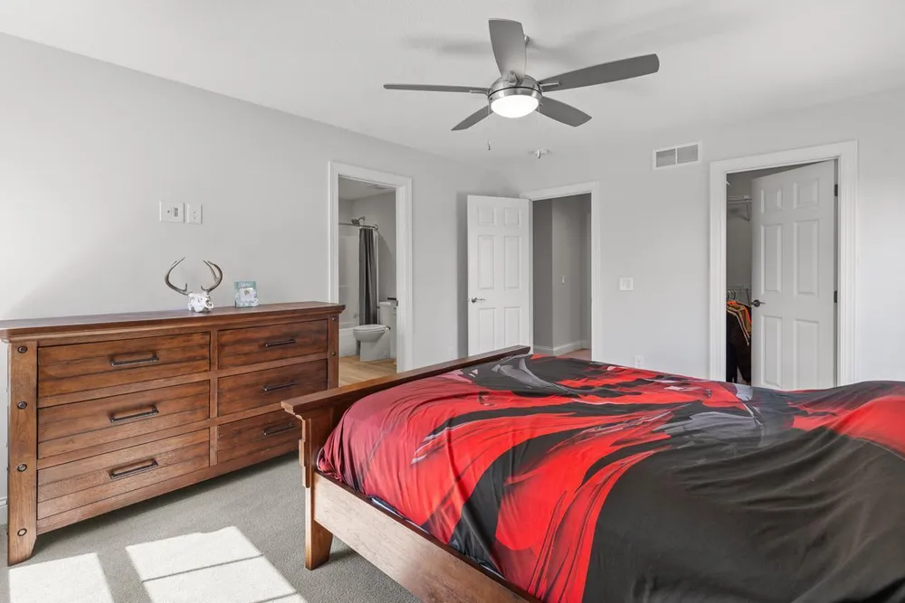 16860 Valley Rd, Eden Prairie, MN 55347-2833