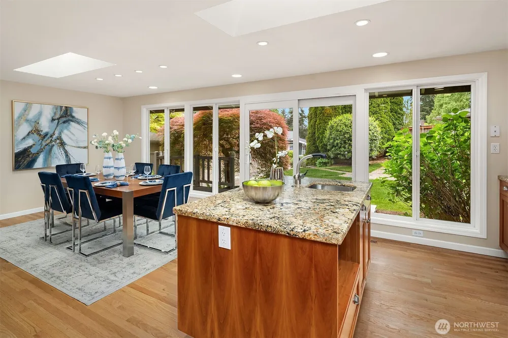1516 184th Ave NE, Bellevue, WA 98008