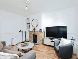 Leavesden Road, Watford photo