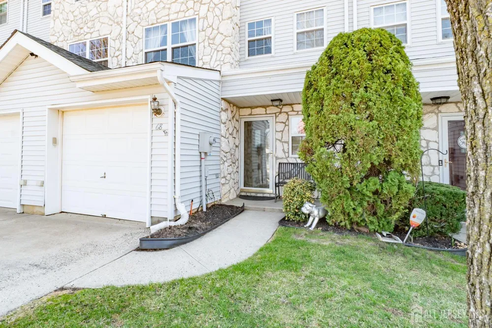 68 SANDHILL ROAD, Jamesburg, NJ 08831