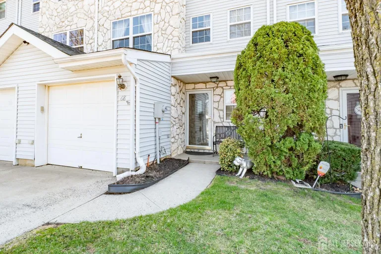 68 SANDHILL ROAD, Jamesburg, NJ 08831