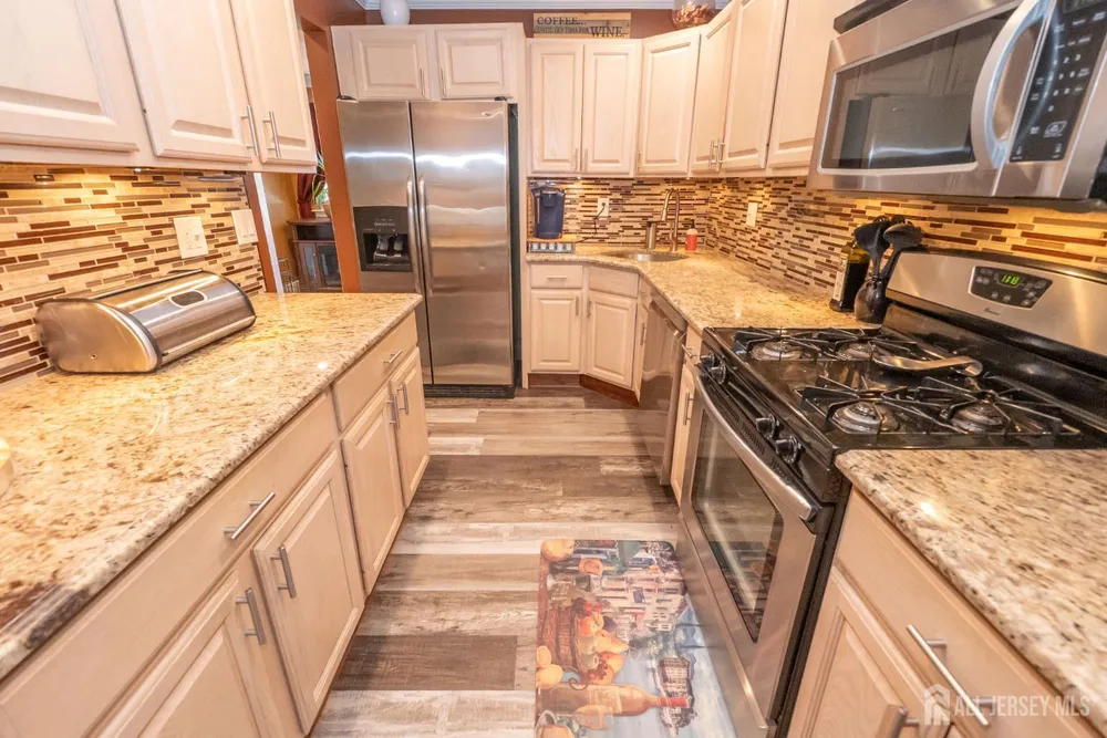 68 SANDHILL ROAD, Jamesburg, NJ 08831