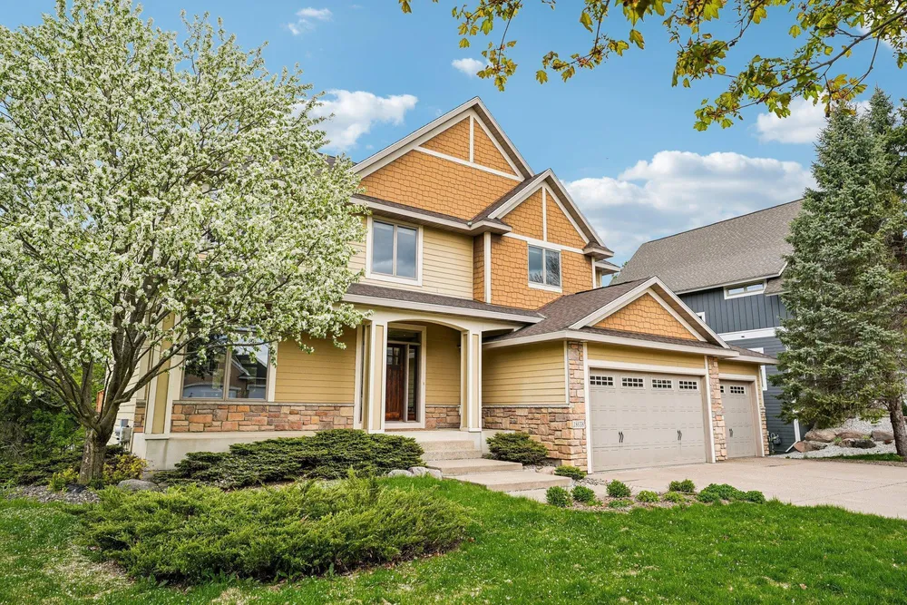 18658 Ponderosa Ct, Eden Prairie, MN 55347