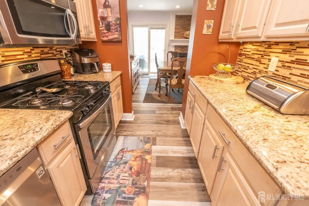 68 SANDHILL ROAD, Jamesburg, NJ 08831