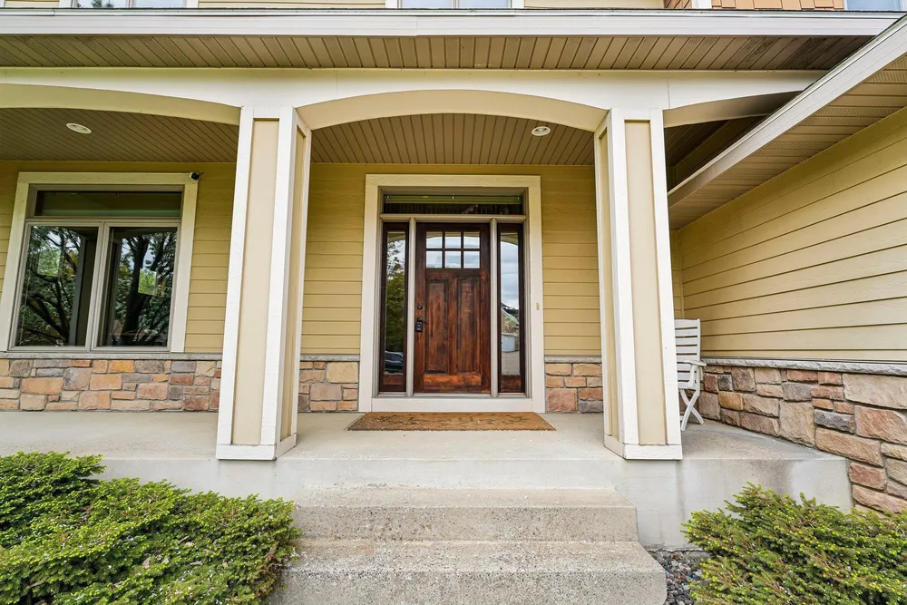 18658 Ponderosa Ct, Eden Prairie, MN 55347