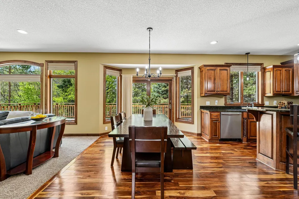 18658 Ponderosa Ct, Eden Prairie, MN 55347