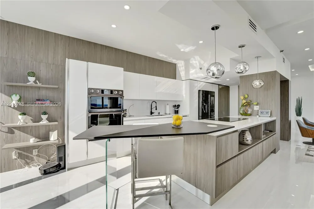20281 E Country Club Dr, Aventura, FL 33180