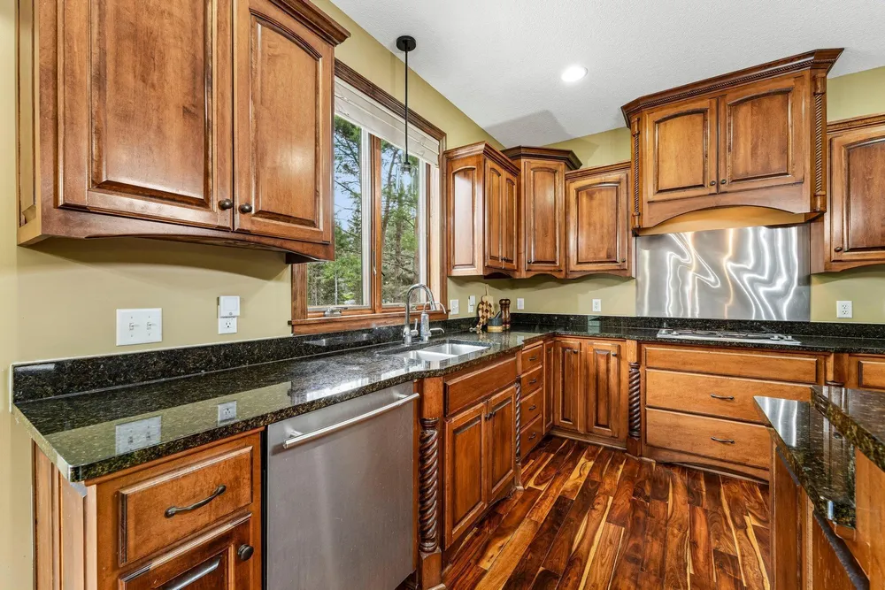 18658 Ponderosa Ct, Eden Prairie, MN 55347