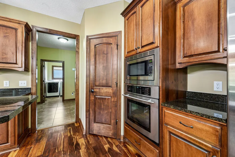 18658 Ponderosa Ct, Eden Prairie, MN 55347