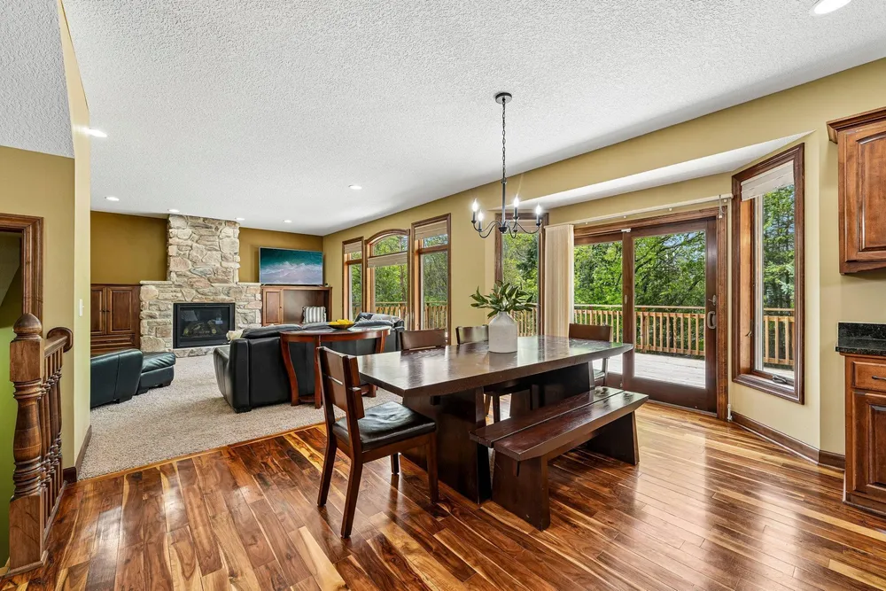 18658 Ponderosa Ct, Eden Prairie, MN 55347