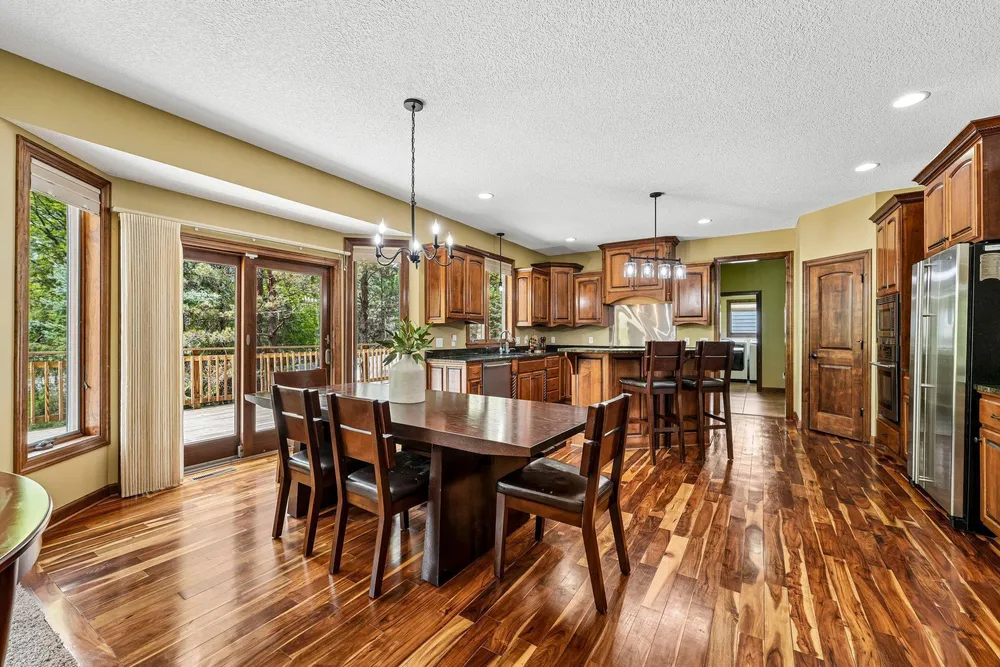 18658 Ponderosa Ct, Eden Prairie, MN 55347