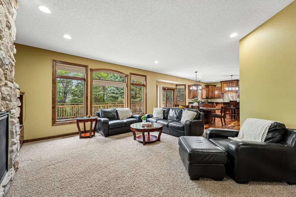 18658 Ponderosa Ct, Eden Prairie, MN 55347
