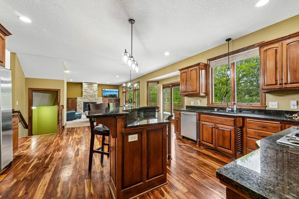 18658 Ponderosa Ct, Eden Prairie, MN 55347