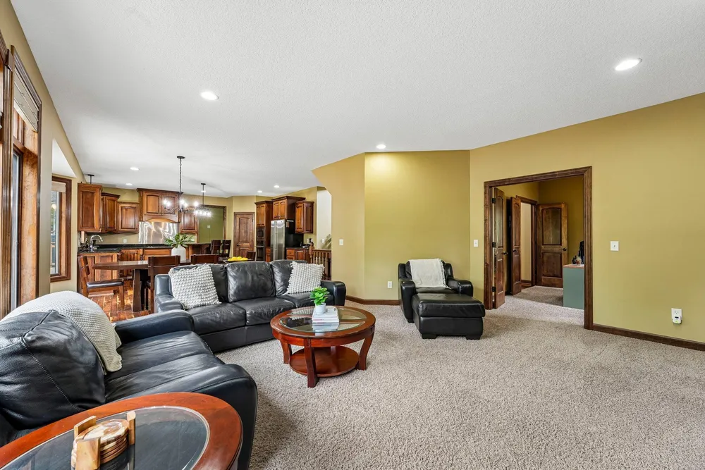 18658 Ponderosa Ct, Eden Prairie, MN 55347